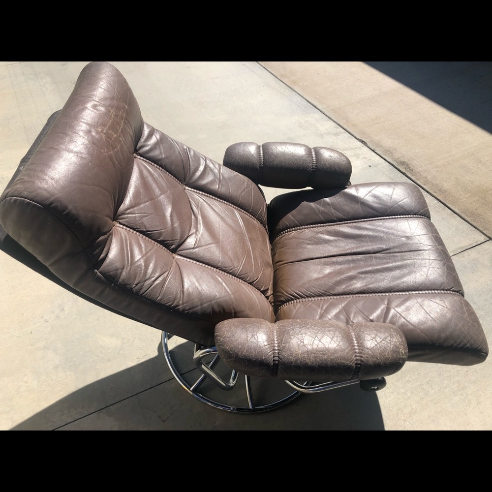 Ekornes Scandinavian Stressless Recliner and Ottoman
